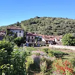 Privee Au Pays Des Volcans Homestay szállás *