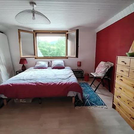 Privee Au Pays Des Volcans Rum i privatbostad Massiac