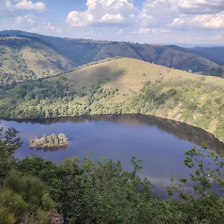 Privee Au Pays Des Volcans Homestay
